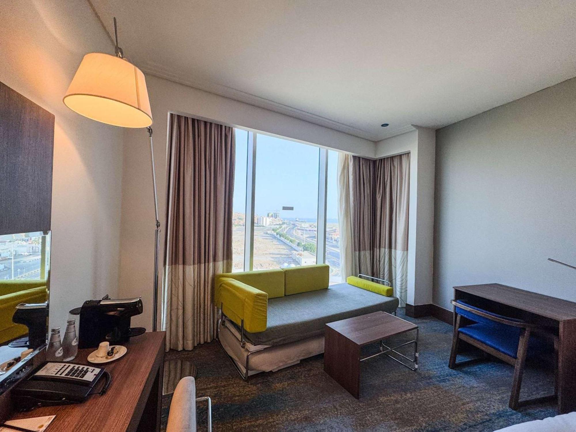 Novotel Jazan Exterior foto A room at the hotel