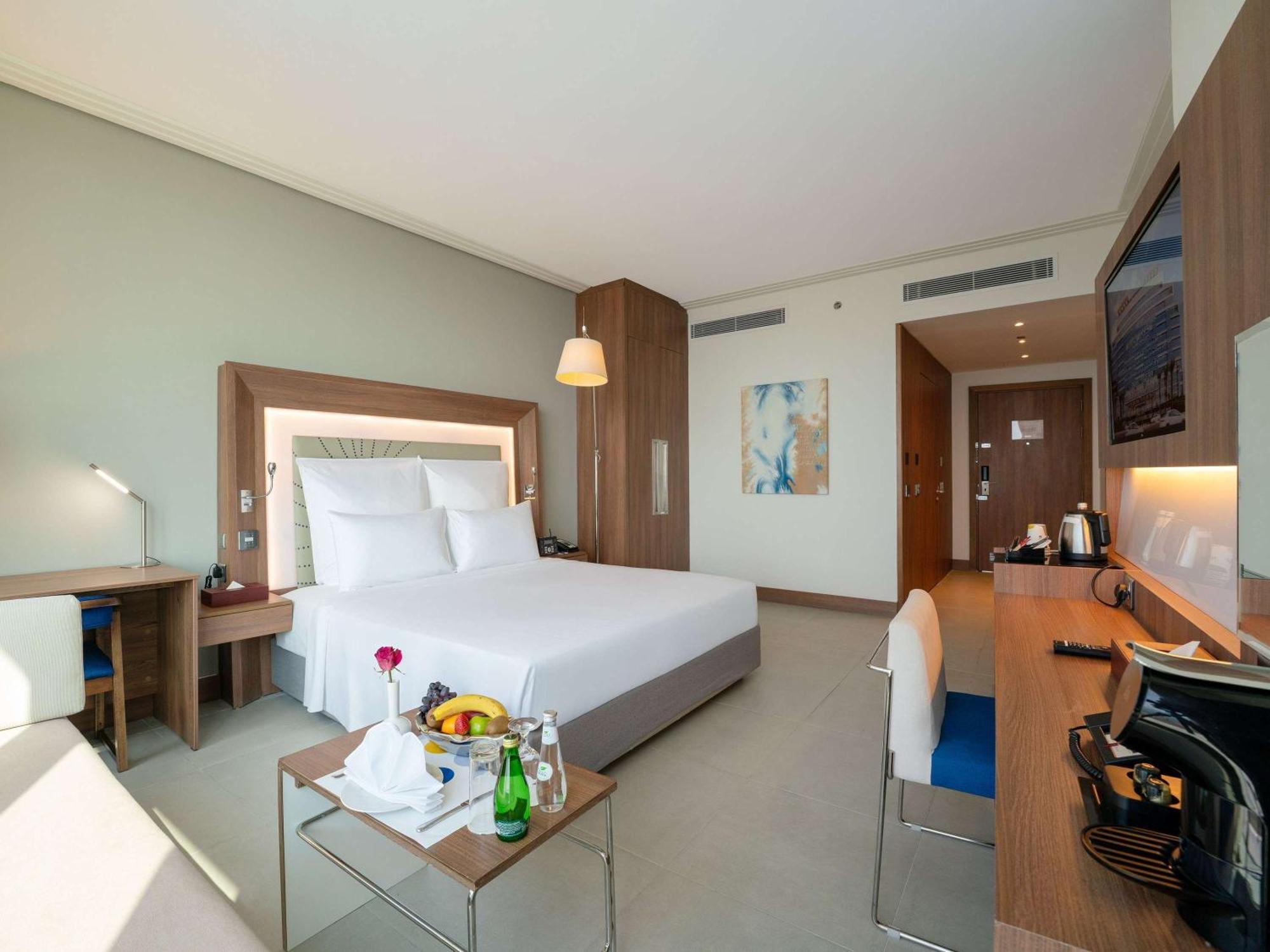 Novotel Jazan Exterior foto A room at the hotel