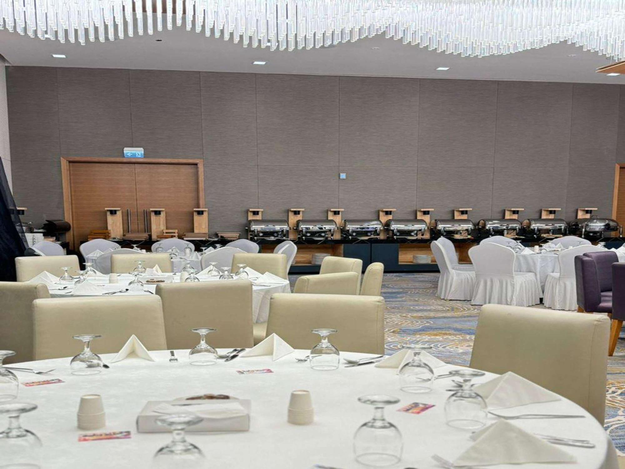 Novotel Jazan Exterior foto The ballroom at the hotel