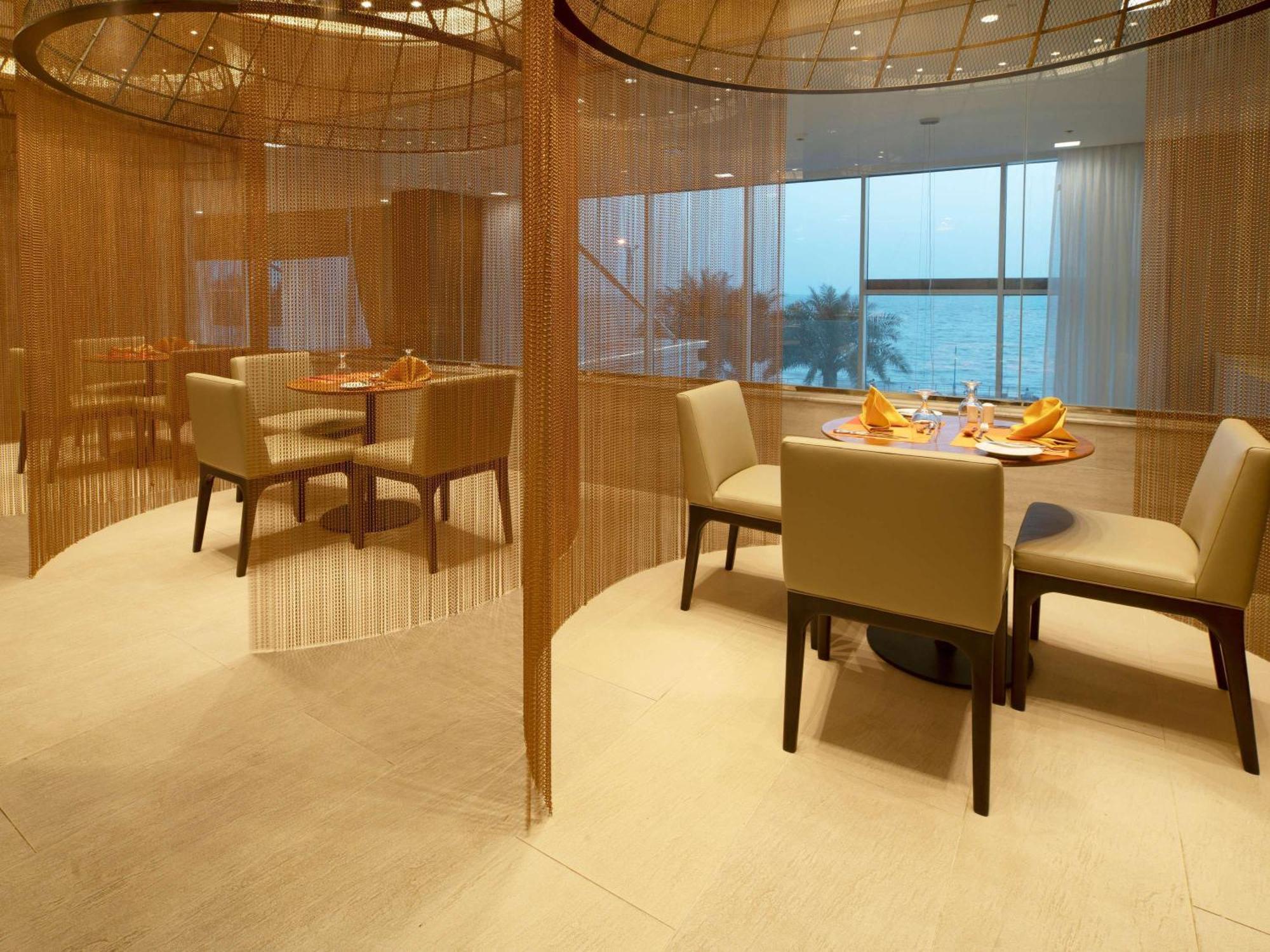 Novotel Jazan Exterior foto The interior of the lounge